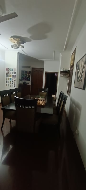 Master Bedroom in 3.5 BHK Builder Floor at Pamposh Enclave – for Rent