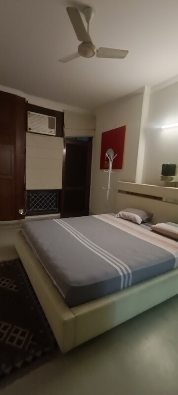 Bedroom in 3.5 BHK Builder Floor at Pamposh Enclave – for Rent