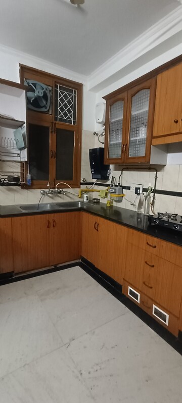 Kitchen in 3.5 BHK Builder Floor at Pamposh Enclave – for Rent