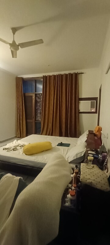 Bedroom in 3.5 BHK Builder Floor at Pamposh Enclave – for Rent