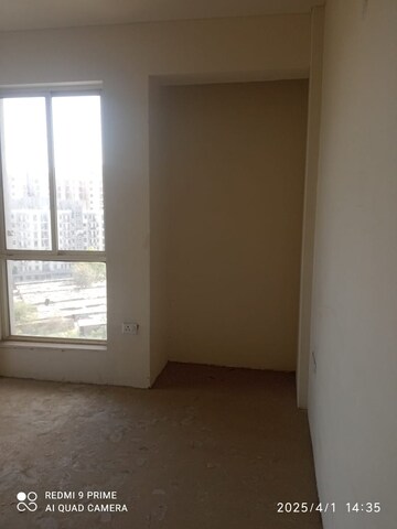 Room in 2.5 BHK Apartment at Tulip White, Sector 69 – for Rent