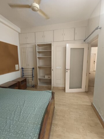 Building Lobby in 2.5 BHK Builder Floor at Green Park – for Sale