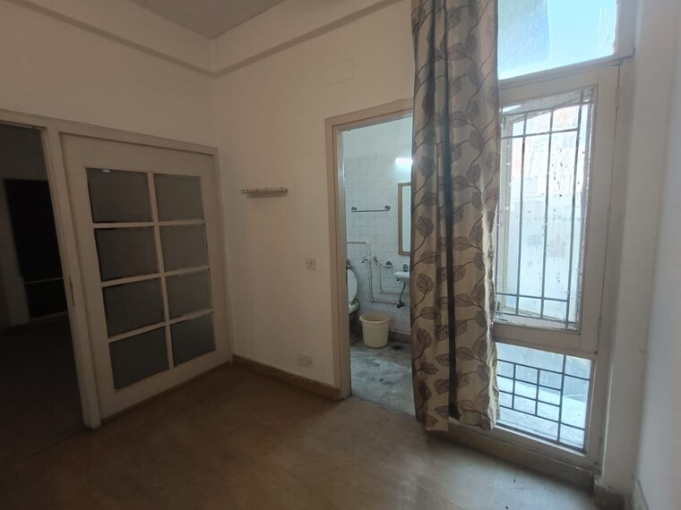 Room, green park 2.5 Bedroom 1300 Sq.Ft. Builder Floor In Green Park Delhi 8549723