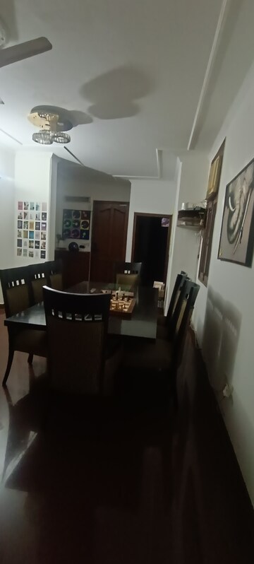 Master Bedroom in 3.5 BHK Builder Floor at Pamposh Enclave – for Rent