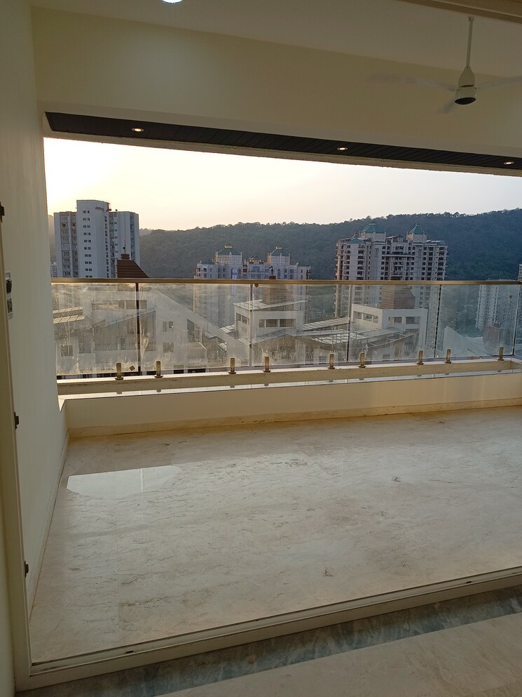 Balcony, raunak-viraj-tower 5 Bedroom 3432 Sq.Ft. Apartment In Pokhran Road No Two Thane 8549764