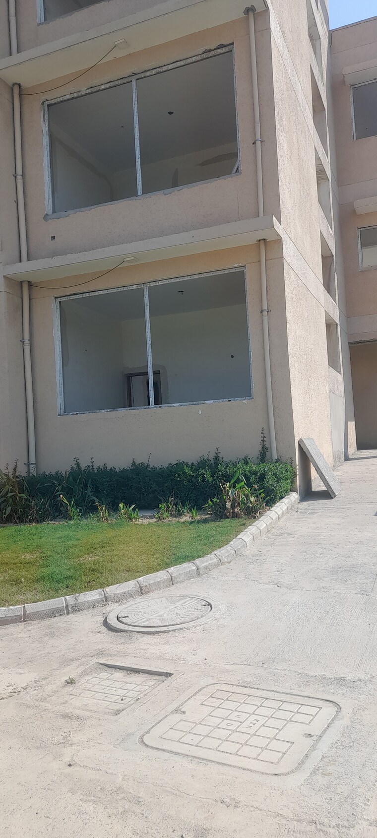 Balcony, godrej-golf-link-villas 4 Bedroom 2359 Sq.Ft. Villa In Sector 27 Yamuna Expressway Greater Noida 8549778