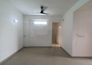 Room in 3 BHK Apartment at Supertech Cape Town, Sector 74 – for Sale