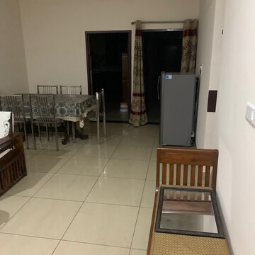 Living Room in 2 BHK Apartment at Sector 35 – for Rent