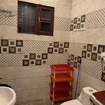 Attached Bathroom in 2 BHK Apartment at Sector 35 – for Rent