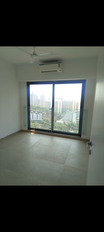 Room in 2 BHK Apartment at Runwal Bliss, Kanjurmarg East – for Rent