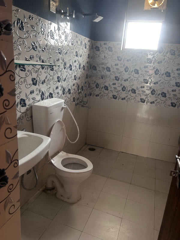 Attached Bathroom in 4 BHK Villa at Sushant Golf City – for Rent