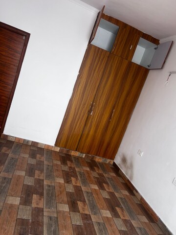 Room in 4 BHK Villa at Sushant Golf City – for Rent