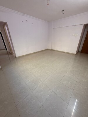 Room in 2 BHK Apartment at Veena Sargam, Kandivali West – for Sale