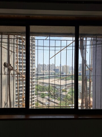 Room in 1 BHK Apartment at Puranik Hometown, Ghodbunder Road – for Rent
