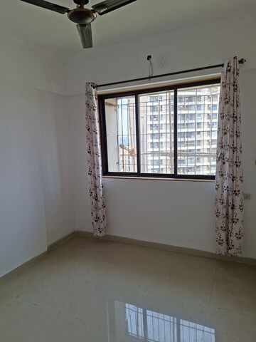 Room in 1 BHK Apartment at Puranik Hometown, Ghodbunder Road – for Rent