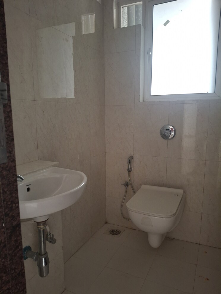Bathroom, puranik-hometown-phase-iii 1 Bedroom 450 Sq.Ft. Apartment In Ghodbunder Road Thane 8549868