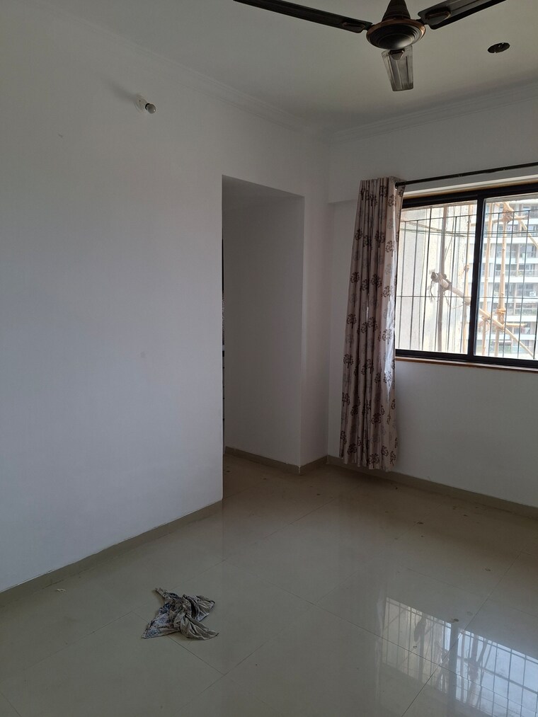 Room, puranik-hometown-phase-ii 1 Bedroom 400 Sq.Ft. Apartment In Ghodbunder Road Thane 8549870