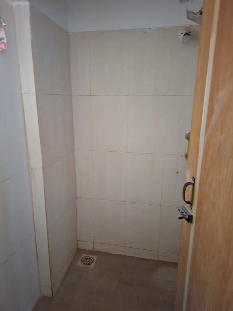 Bathroom, puranik-hometown-phase-ii 1 Bedroom 400 Sq.Ft. Apartment In Ghodbunder Road Thane 8549870