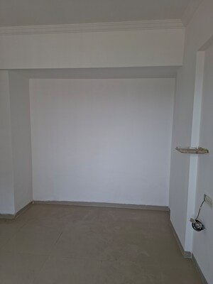 Room in 1 BHK Apartment at Puranik Hometown Phase II, Ghodbunder Road – for Sale