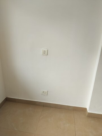 Room in 2 BHK Apartment at VPA Sai City, Gaur City 1 – for Rent
