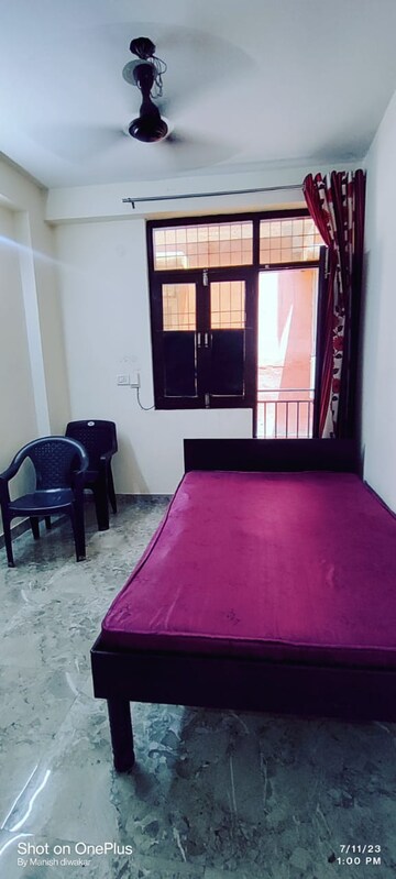 Room in 1 RK Builder Floor at Paryavaran Complex – for Rent