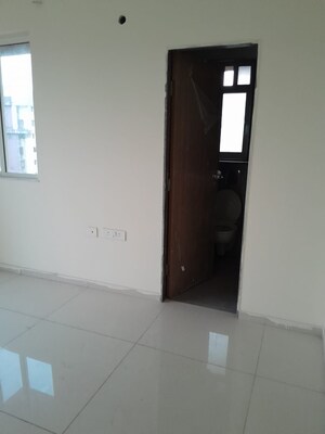 Room in 3 BHK Apartment at Godrej Bliss Kandivali, Kandivali East – for Sale