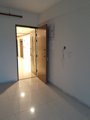 Room in 3 BHK Apartment at Godrej Bliss Kandivali, Kandivali East – for Sale