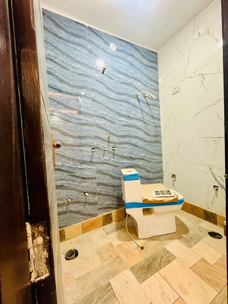 Attached Bathroom, dwarka mor 2 Bedroom 630 Sq.Ft. Builder Floor In Dwarka Mor Delhi 8550082