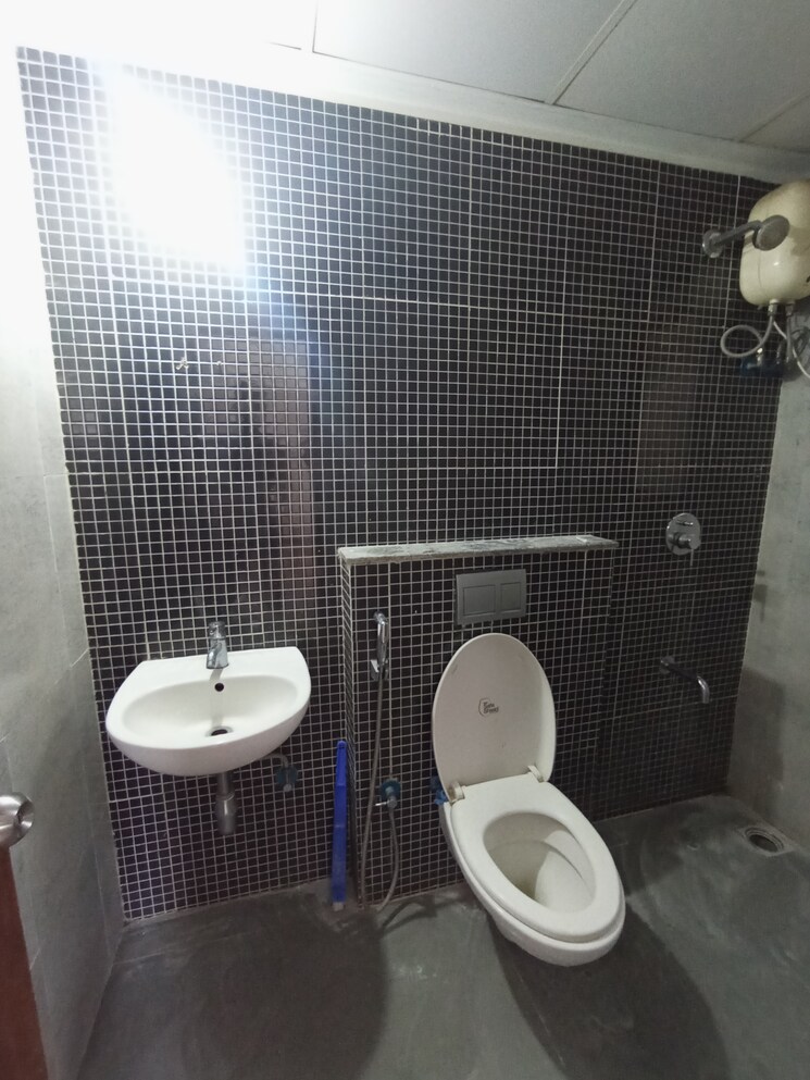 Bathroom, lodha-palava-downtown 2 Bedroom 717 Sq.Ft. Apartment In Dombivli East Thane 8550115