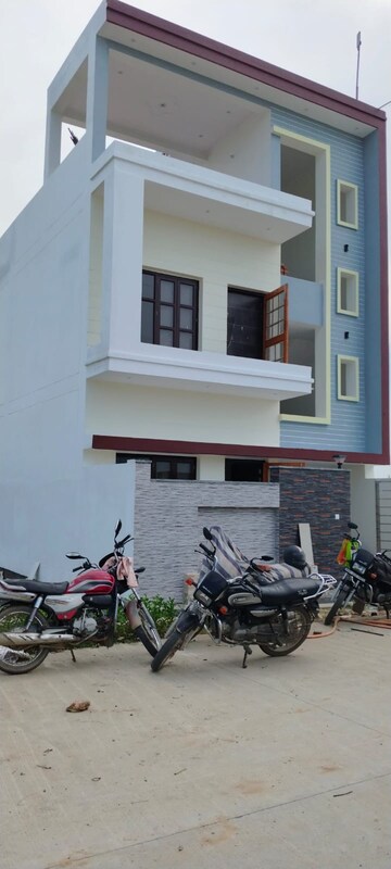  Plot For Sale in Kalindi Kunj