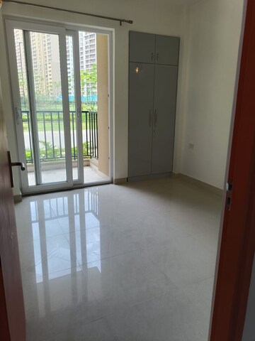 2 BHK Apartment For Rent in Tata Eureka Park, Sector 150