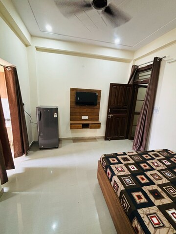 Living Room in 3.5 BHK Builder Floor at Sector 28 – for Rent