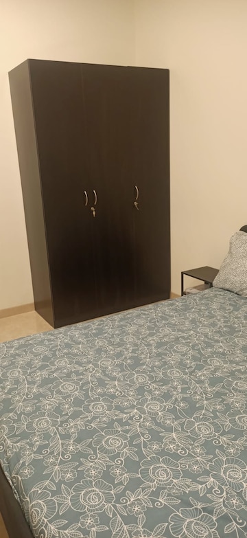 Room in 2 BHK Apartment at Dosti Eastern Bay, Wadala – for Sale