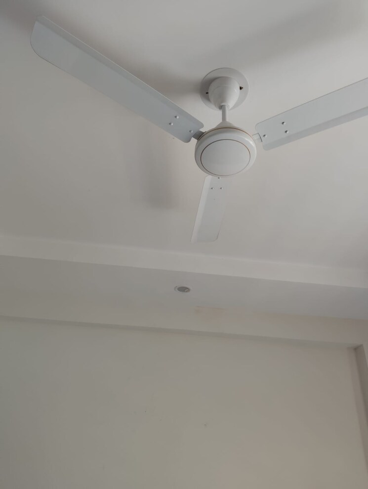 Room, sector 67 Pg For Boys & Girls In Sector 67 8551423