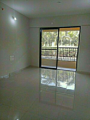 Room in 2.5 BHK Apartment at Magarpatta Riverview City Hornbill Heights, Loni Kalbhor – for Sale
