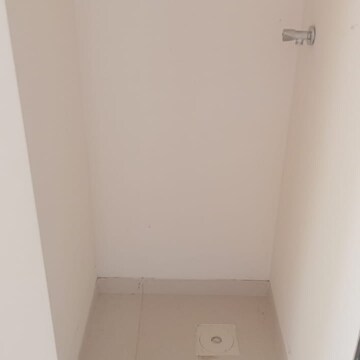 Room in 2 BHK Apartment at Godrej Nest Kandivali, Kandivali East – for Rent