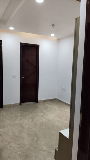 Room in 4 BHK Builder Floor at Rohini Sector 11 – for Sale