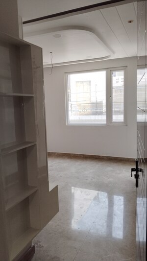 Room in 4 BHK Builder Floor at Rohini Sector 11 – for Sale