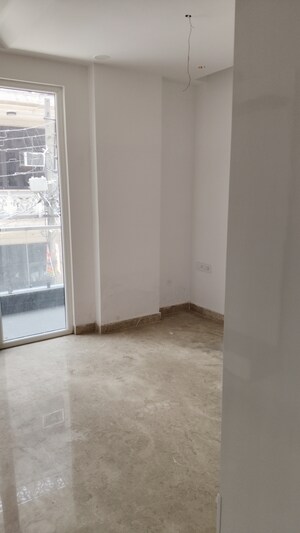 Room in 4 BHK Builder Floor at Rohini Sector 11 – for Sale