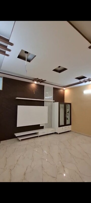 Room in 5 BHK Independent House at Nri Layout – for Sale