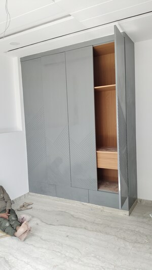 Room in 3.5 BHK Builder Floor at Rohini Sector 11 – for Sale