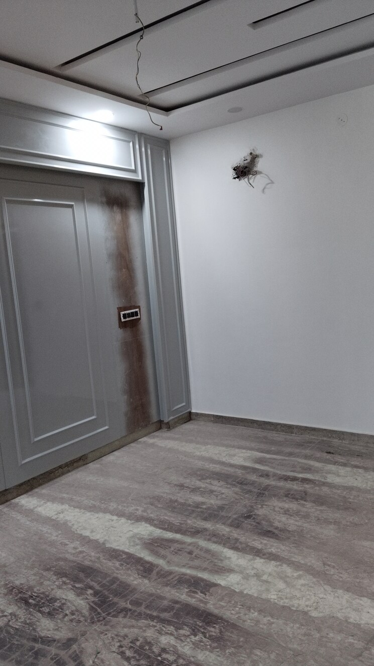 Room, rohini sector 11 3.5 Bedroom 1050 Sq.Ft. Builder Floor In Rohini Sector 11 Delhi 8550847