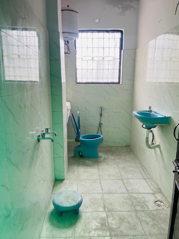 Bathroom, khirki extension 1 Bedroom 500 Sq.Ft. Builder Floor In Khirki Extension Delhi 8551007