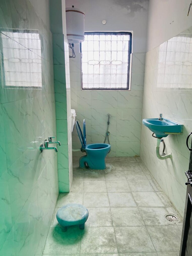 Bathroom, khirki extension 1 Bedroom 500 Sq.Ft. Builder Floor In Khirki Extension Delhi 8551007