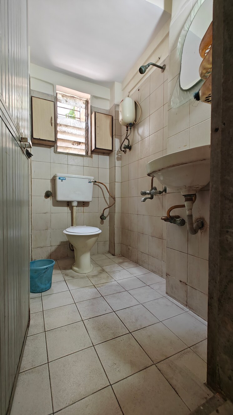 Bathroom, borivali west 1 RK 220 Sq.Ft. Apartment In Borivali West Mumbai 8550986