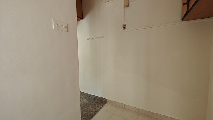 Room, borivali west 1 RK 220 Sq.Ft. Apartment In Borivali West Mumbai 8550986