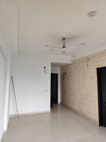 Room in 2.5 BHK Apartment at Aims Golf Avenue II, Sector 75 – for Rent