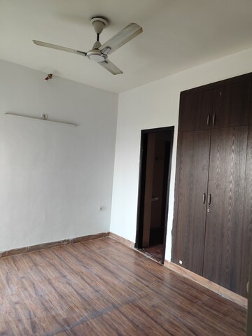 Room in 2.5 BHK Apartment at Aims Golf Avenue II, Sector 75 – for Rent