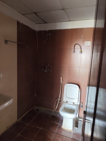 Bathroom in 2.5 BHK Apartment at Aims Golf Avenue II, Sector 75 – for Rent