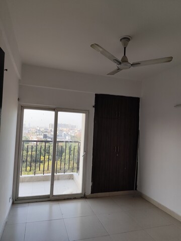 Room in 2.5 BHK Apartment at Aims Golf Avenue II, Sector 75 – for Rent